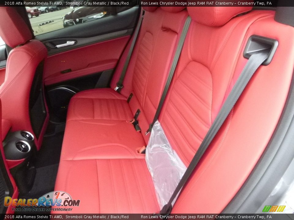 2018 Alfa Romeo Stelvio Ti AWD Stromboli Gray Metallic / Black/Red Photo #18