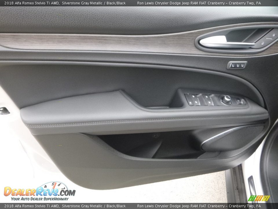 2018 Alfa Romeo Stelvio Ti AWD Silverstone Gray Metallic / Black/Black Photo #17