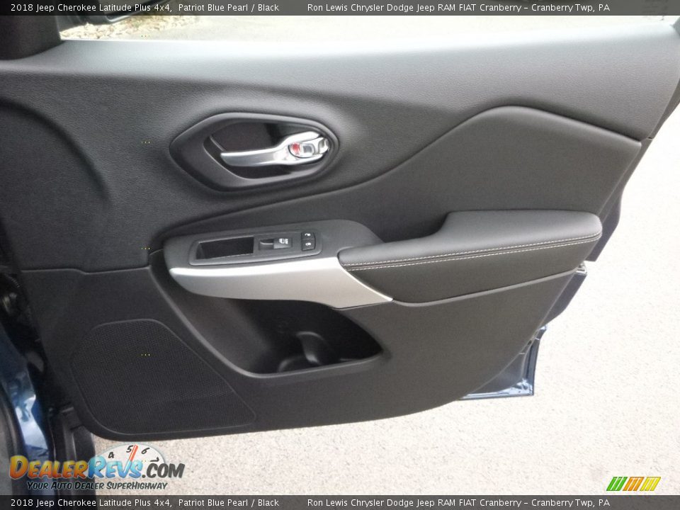 2018 Jeep Cherokee Latitude Plus 4x4 Patriot Blue Pearl / Black Photo #12