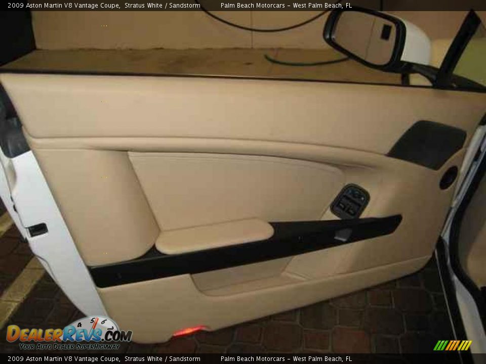 2009 Aston Martin V8 Vantage Coupe Stratus White / Sandstorm Photo #9