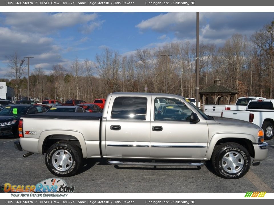2005 GMC Sierra 1500 SLT Crew Cab 4x4 Sand Beige Metallic / Dark Pewter Photo #2