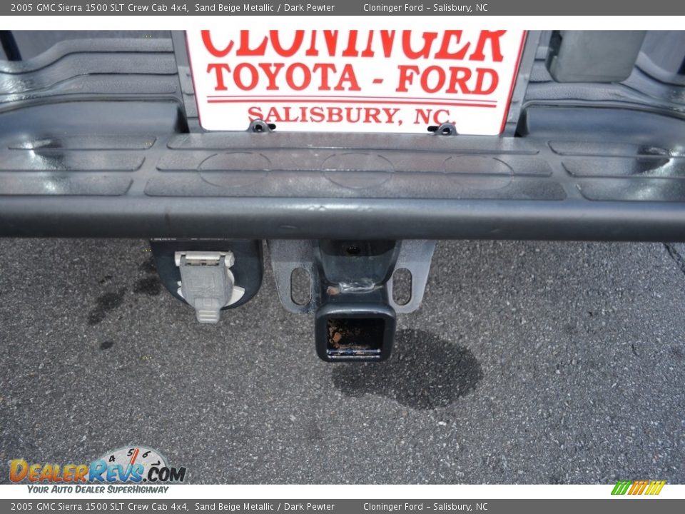 2005 GMC Sierra 1500 SLT Crew Cab 4x4 Sand Beige Metallic / Dark Pewter Photo #8