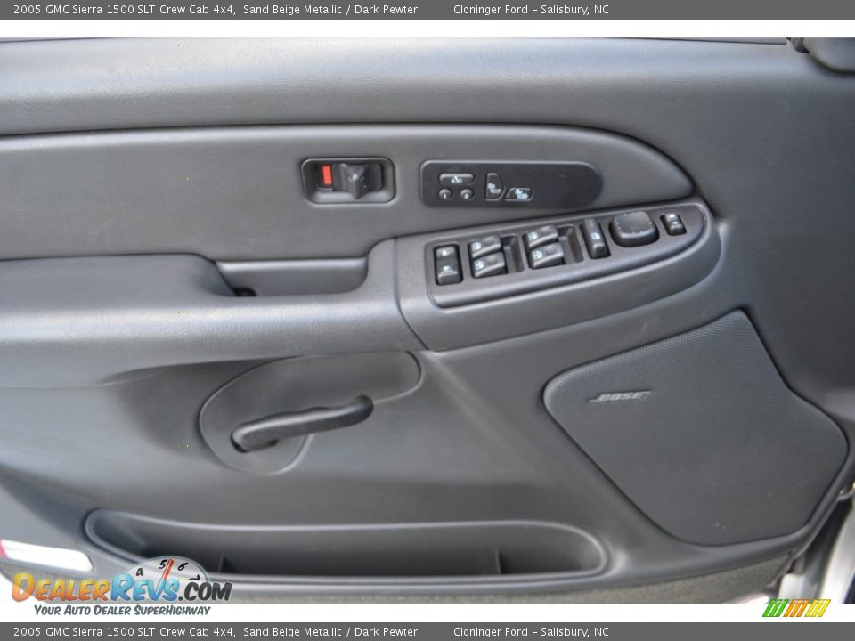 2005 GMC Sierra 1500 SLT Crew Cab 4x4 Sand Beige Metallic / Dark Pewter Photo #10