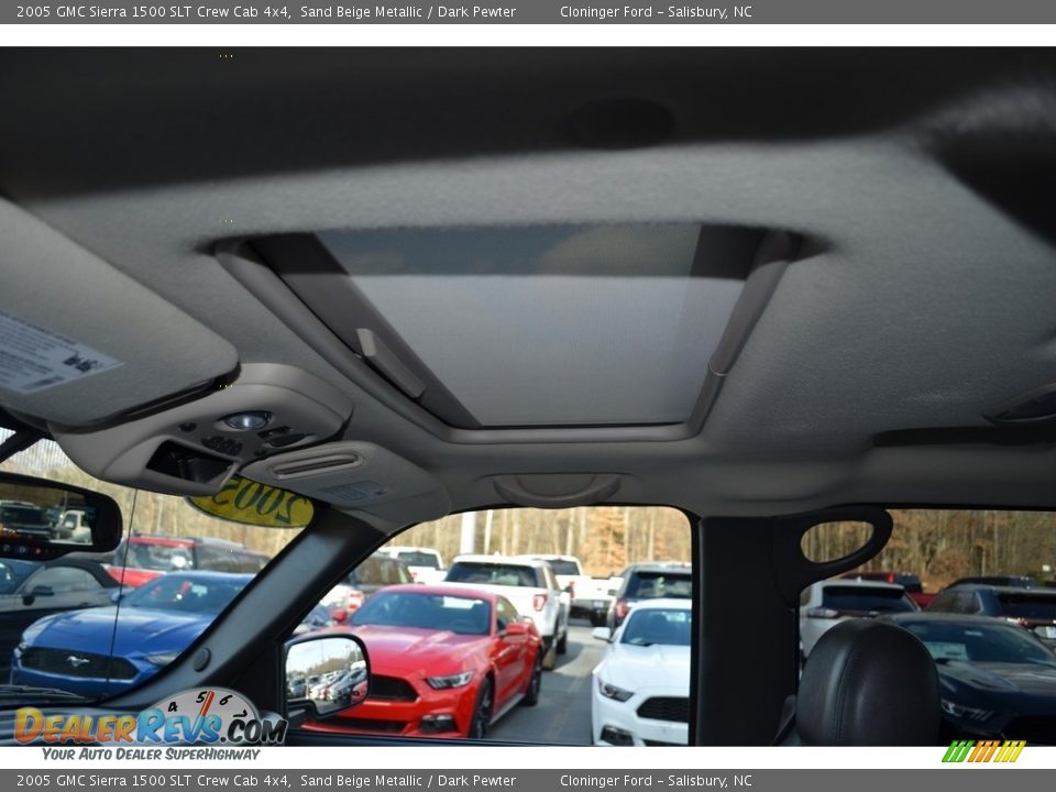 2005 GMC Sierra 1500 SLT Crew Cab 4x4 Sand Beige Metallic / Dark Pewter Photo #12