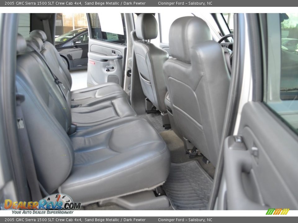 2005 GMC Sierra 1500 SLT Crew Cab 4x4 Sand Beige Metallic / Dark Pewter Photo #15