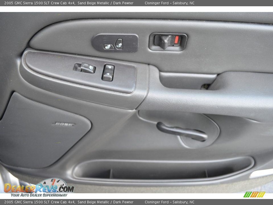 2005 GMC Sierra 1500 SLT Crew Cab 4x4 Sand Beige Metallic / Dark Pewter Photo #16