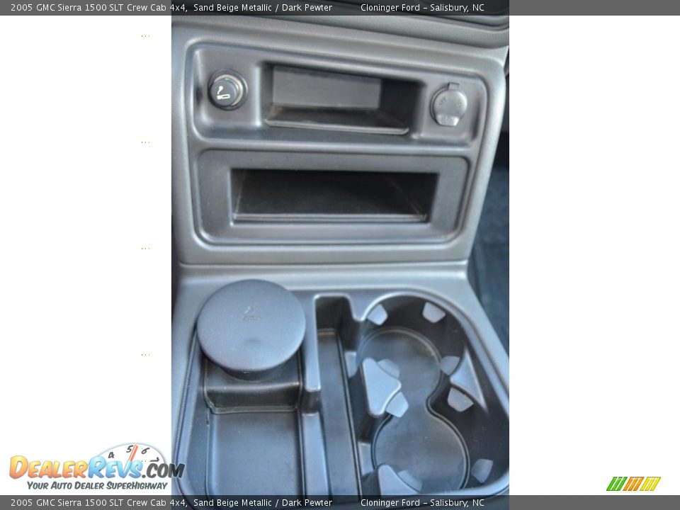 2005 GMC Sierra 1500 SLT Crew Cab 4x4 Sand Beige Metallic / Dark Pewter Photo #19
