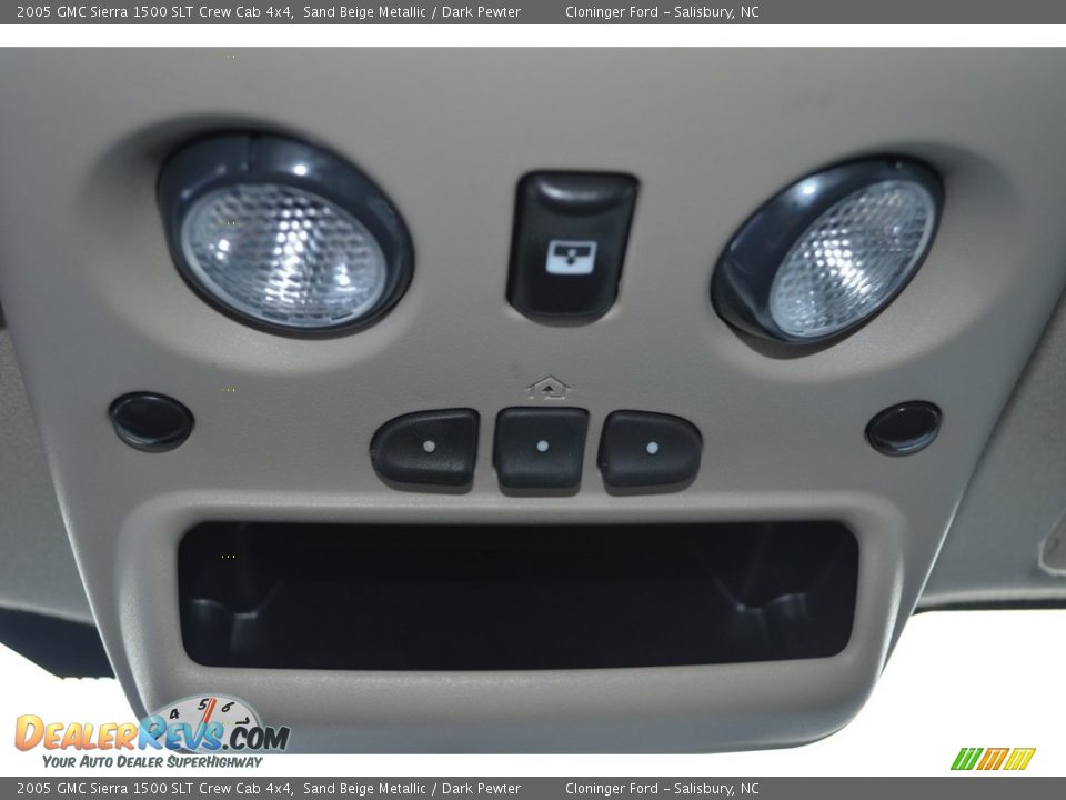 2005 GMC Sierra 1500 SLT Crew Cab 4x4 Sand Beige Metallic / Dark Pewter Photo #21