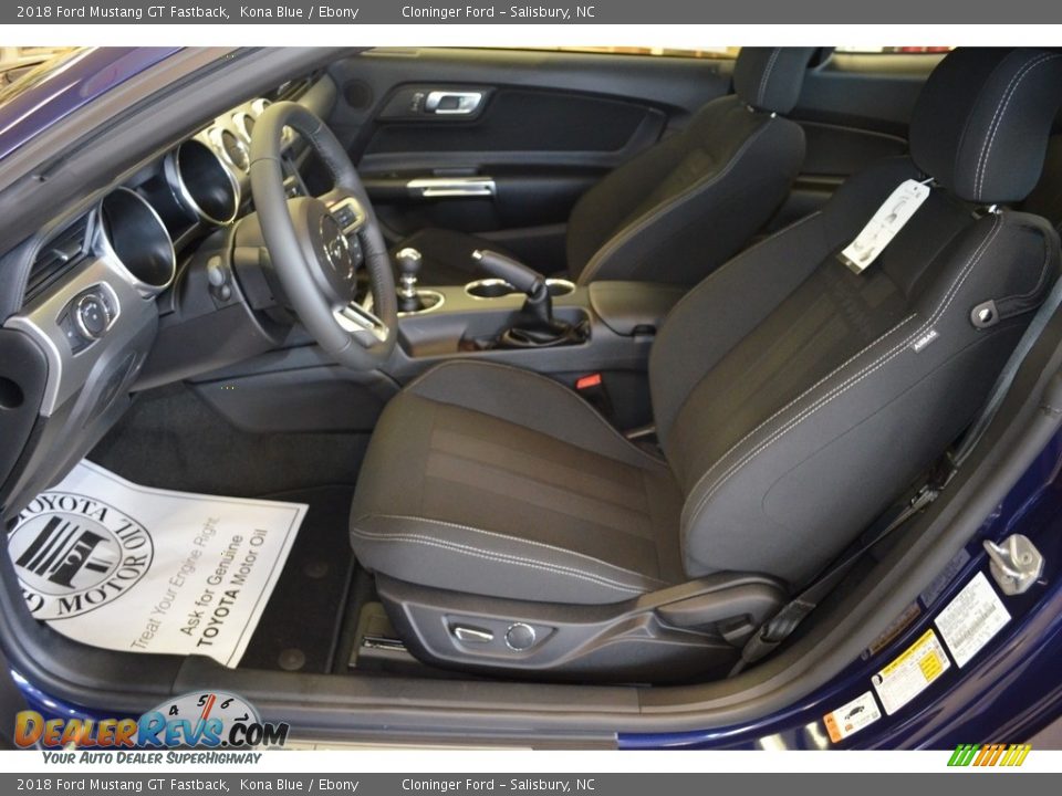 Front Seat of 2018 Ford Mustang GT Fastback Photo #6