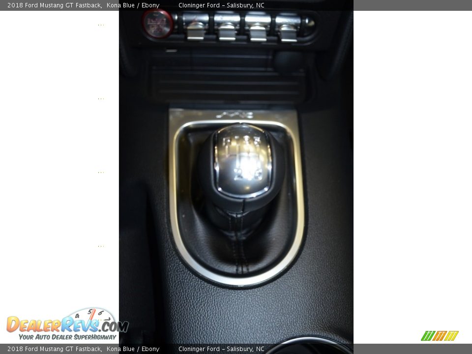 2018 Ford Mustang GT Fastback Shifter Photo #10