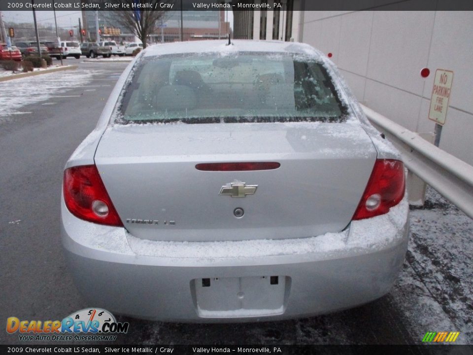 2009 Chevrolet Cobalt LS Sedan Silver Ice Metallic / Gray Photo #4