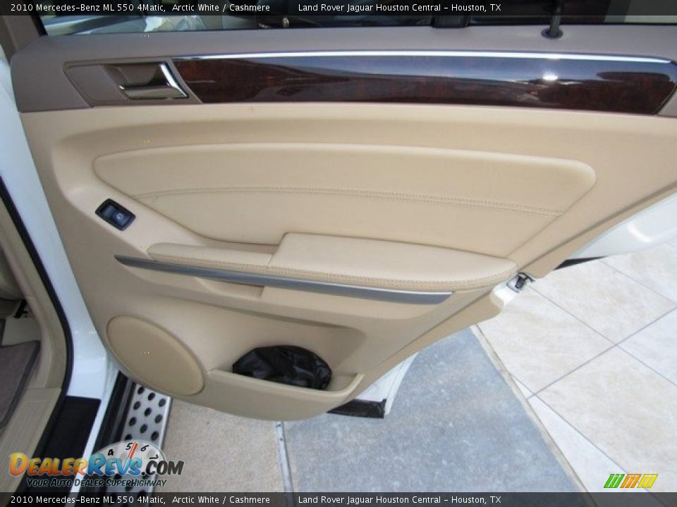 2010 Mercedes-Benz ML 550 4Matic Arctic White / Cashmere Photo #23