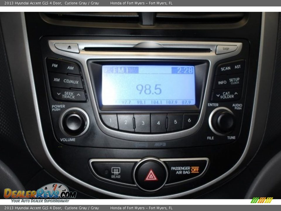 2013 Hyundai Accent GLS 4 Door Cyclone Gray / Gray Photo #15