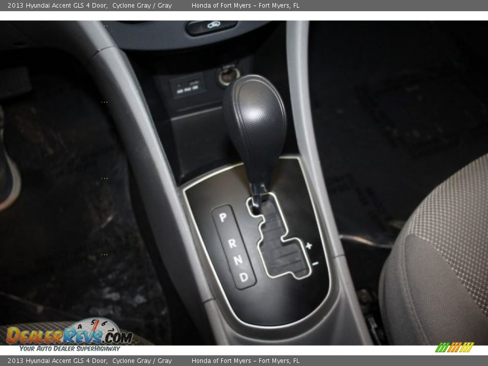 2013 Hyundai Accent GLS 4 Door Cyclone Gray / Gray Photo #17