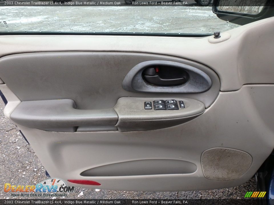 2003 Chevrolet TrailBlazer LS 4x4 Indigo Blue Metallic / Medium Oak Photo #15