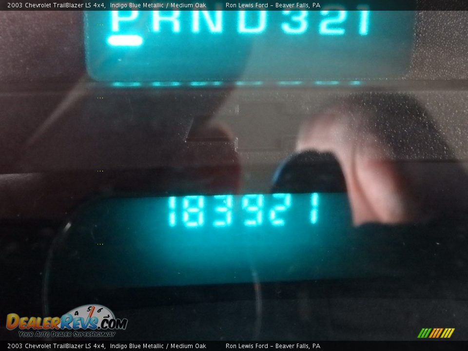 2003 Chevrolet TrailBlazer LS 4x4 Indigo Blue Metallic / Medium Oak Photo #20