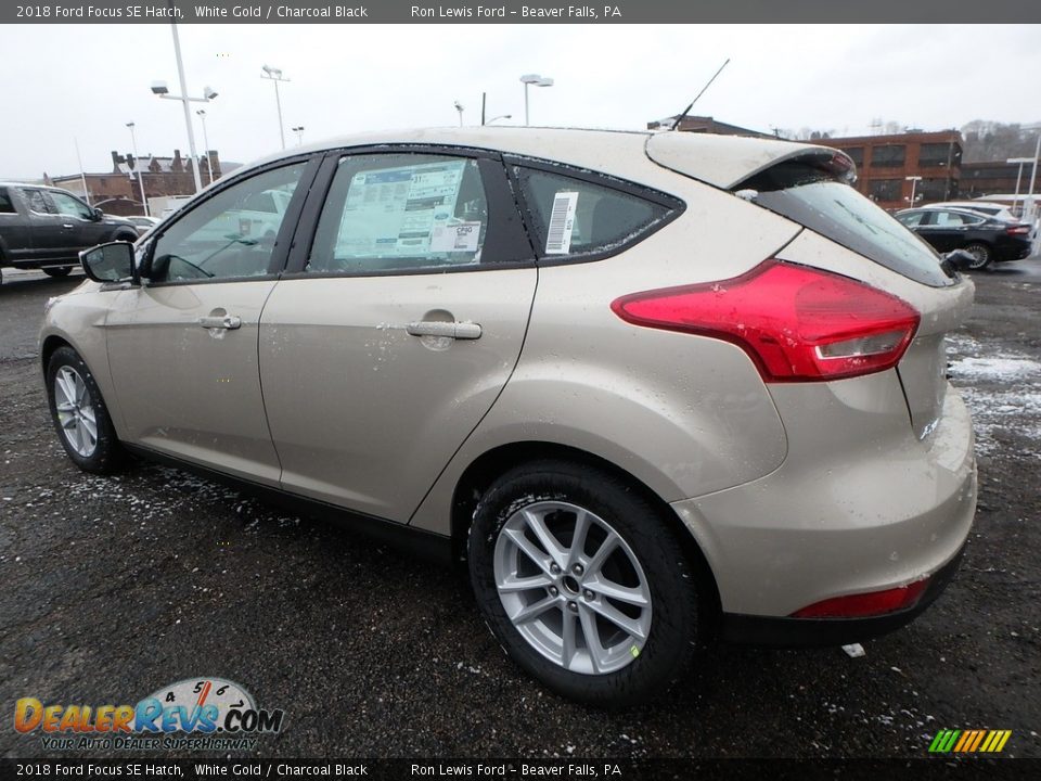 2018 Ford Focus SE Hatch White Gold / Charcoal Black Photo #4