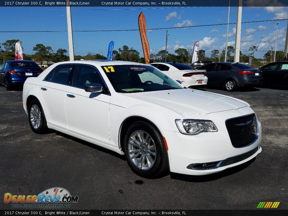 Front 3/4 View of 2017 Chrysler 300 C Photo #7