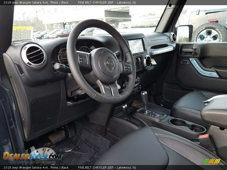 2018 Jeep Wrangler Sahara 4x4 Rhino / Black Photo #6