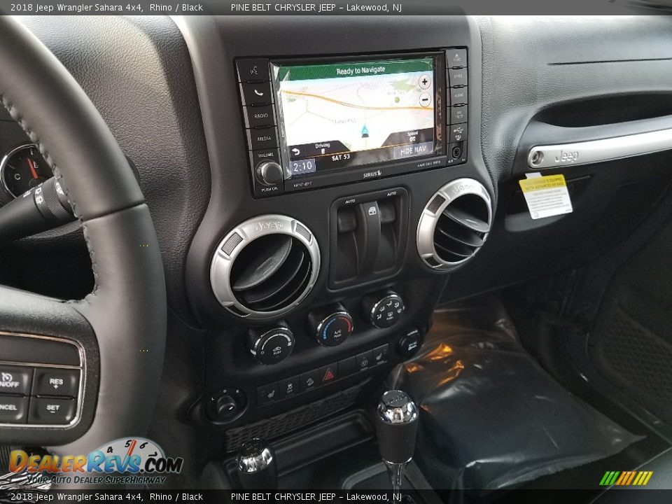 2018 Jeep Wrangler Sahara 4x4 Rhino / Black Photo #10