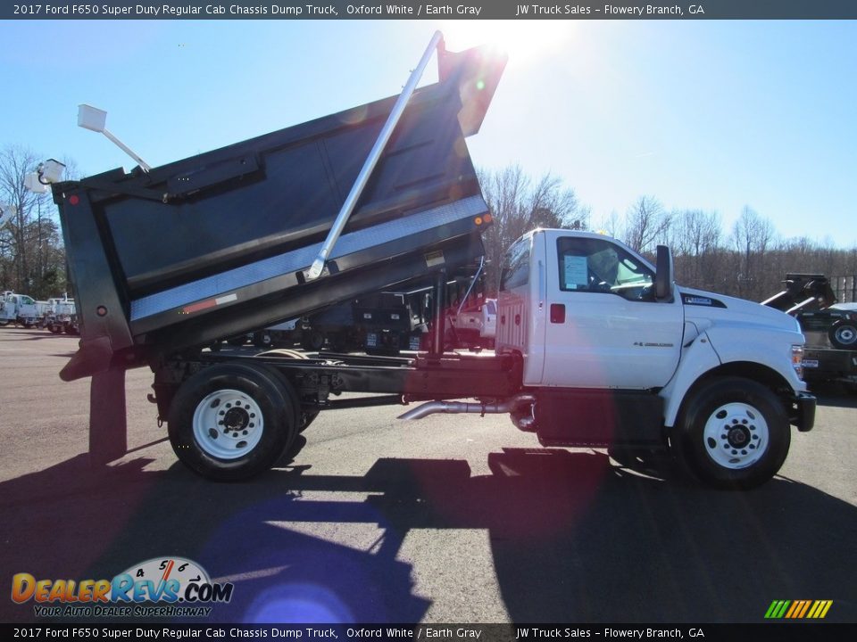 2017 Ford F650 Super Duty Regular Cab Chassis Dump Truck Oxford White / Earth Gray Photo #6