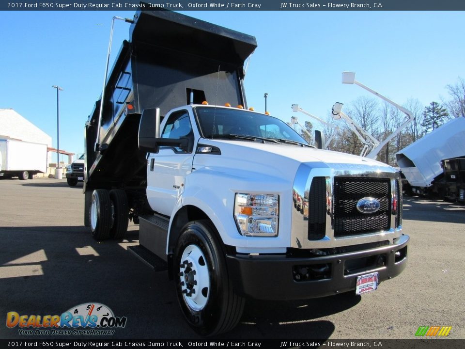 2017 Ford F650 Super Duty Regular Cab Chassis Dump Truck Oxford White / Earth Gray Photo #7