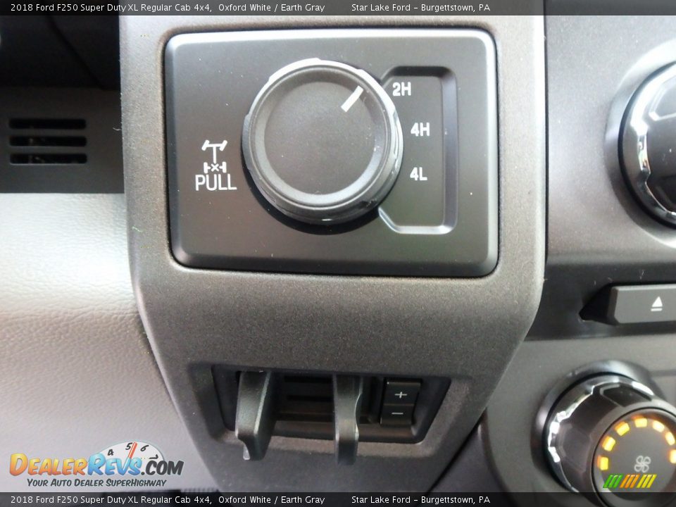 Controls of 2018 Ford F250 Super Duty XL Regular Cab 4x4 Photo #17