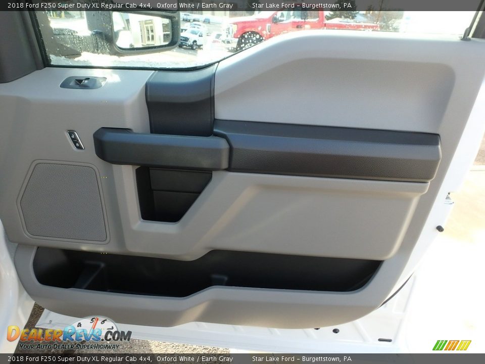 Door Panel of 2018 Ford F250 Super Duty XL Regular Cab 4x4 Photo #6