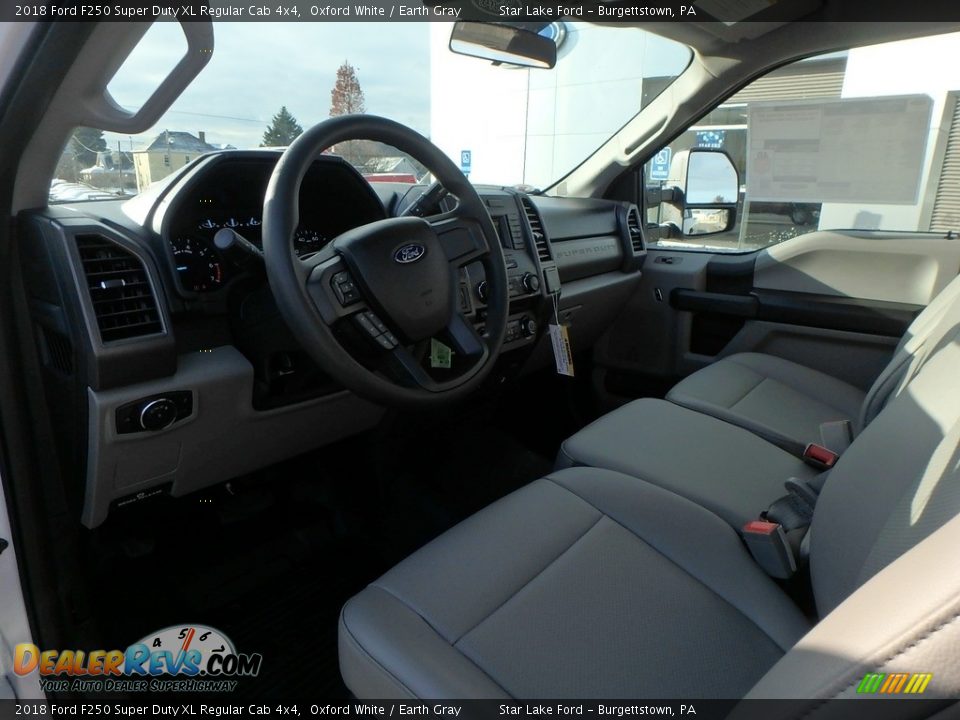 Front Seat of 2018 Ford F250 Super Duty XL Regular Cab 4x4 Photo #12
