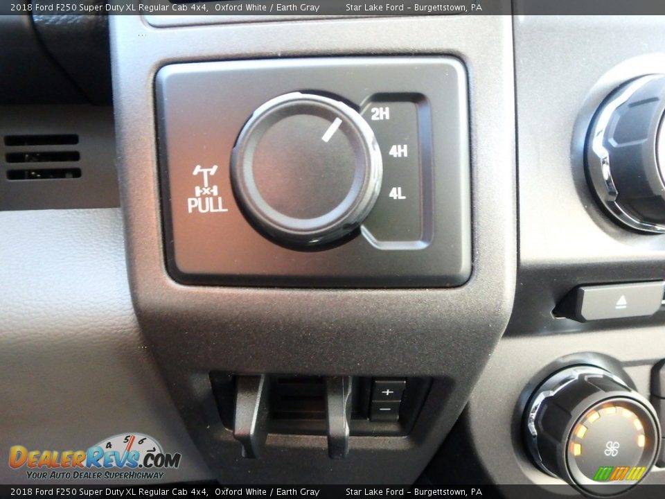 Controls of 2018 Ford F250 Super Duty XL Regular Cab 4x4 Photo #17