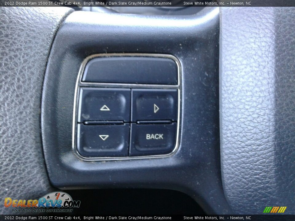 2012 Dodge Ram 1500 ST Crew Cab 4x4 Bright White / Dark Slate Gray/Medium Graystone Photo #18
