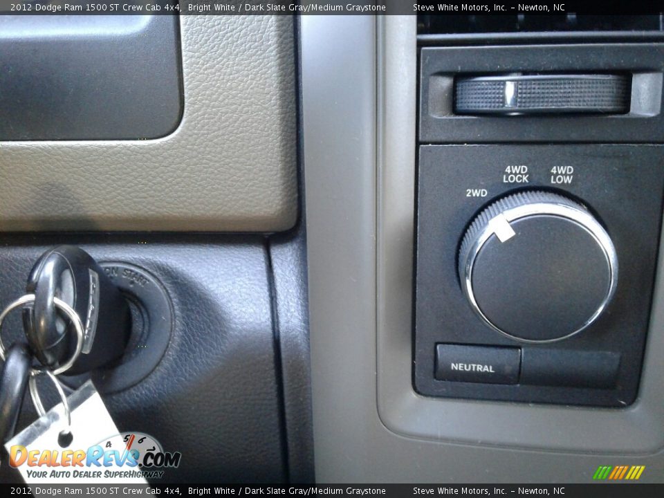 2012 Dodge Ram 1500 ST Crew Cab 4x4 Bright White / Dark Slate Gray/Medium Graystone Photo #23