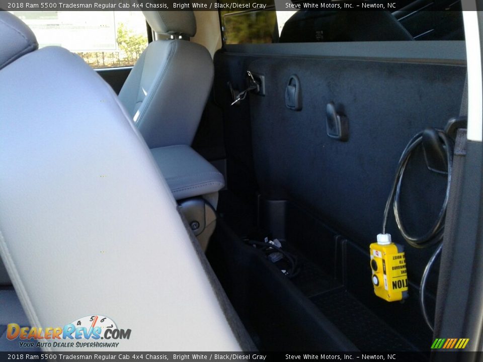 2018 Ram 5500 Tradesman Regular Cab 4x4 Chassis Bright White / Black/Diesel Gray Photo #18