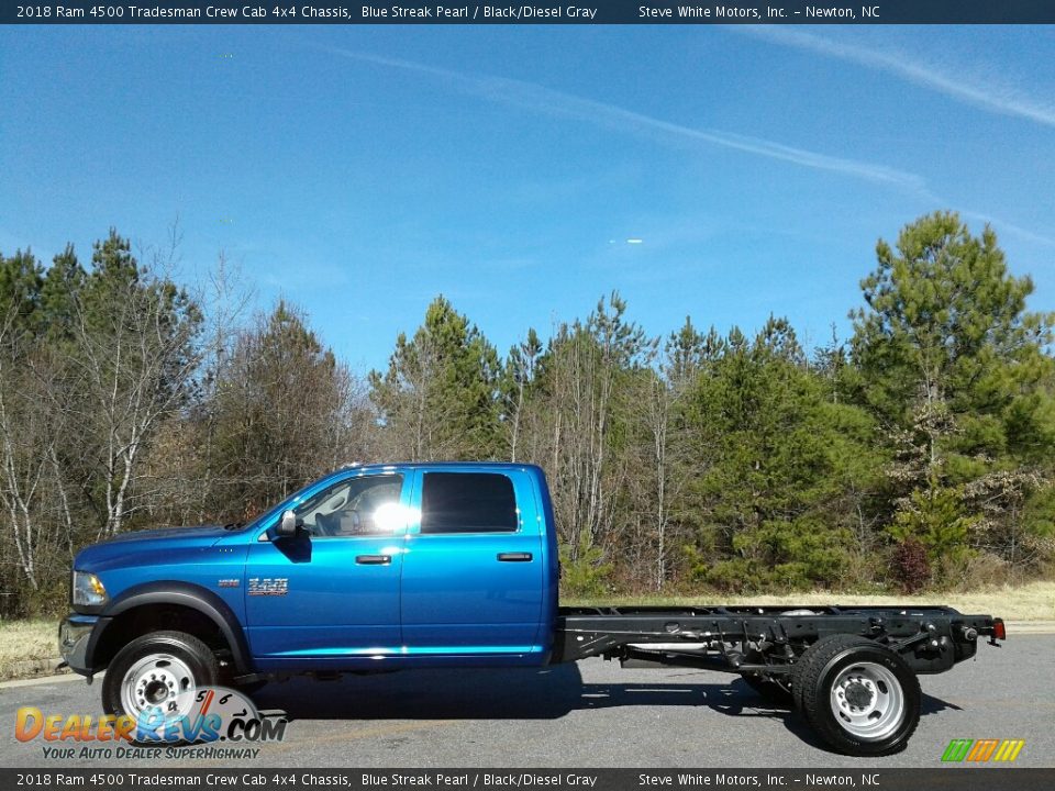 2018 Ram 4500 Tradesman Crew Cab 4x4 Chassis Blue Streak Pearl / Black/Diesel Gray Photo #1