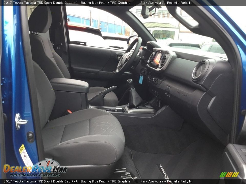 2017 Toyota Tacoma TRD Sport Double Cab 4x4 Blazing Blue Pearl / TRD Graphite Photo #26