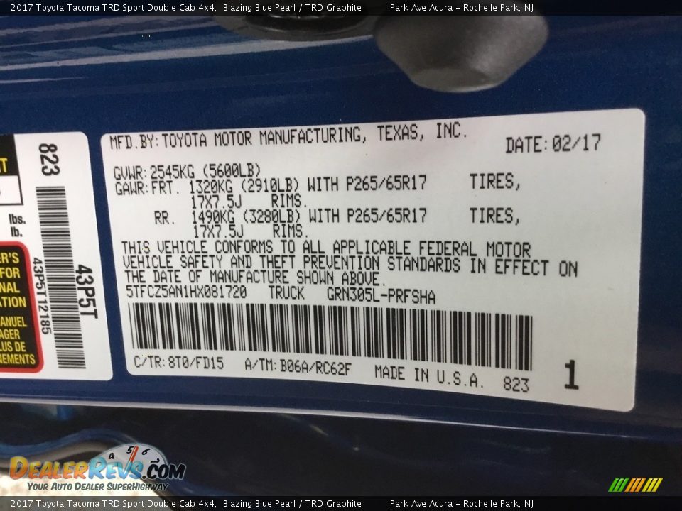 2017 Toyota Tacoma TRD Sport Double Cab 4x4 Blazing Blue Pearl / TRD Graphite Photo #31