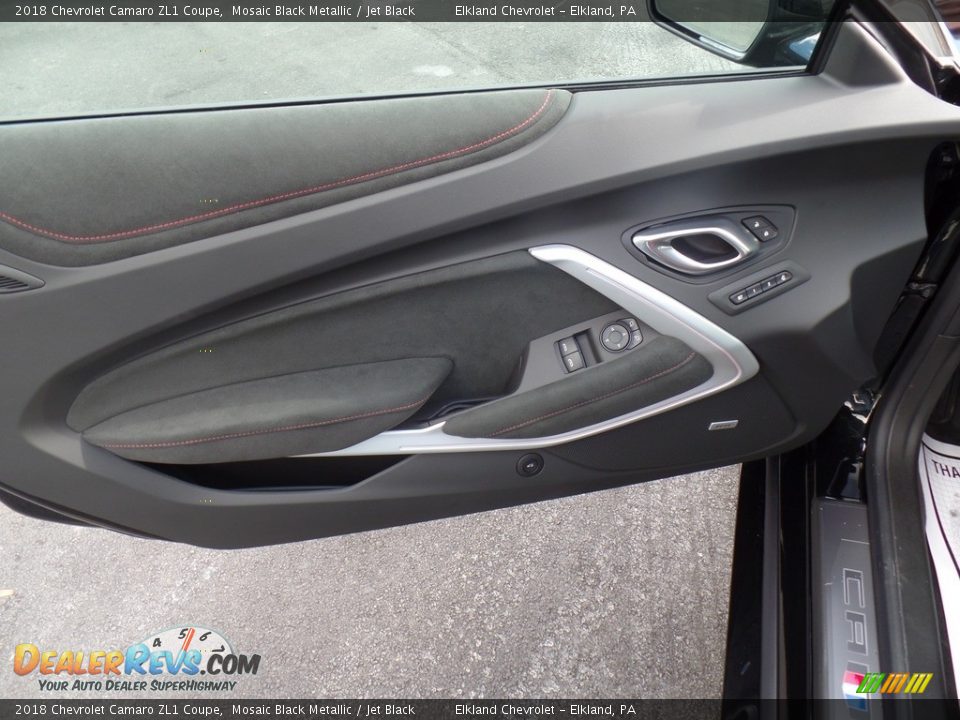Door Panel of 2018 Chevrolet Camaro ZL1 Coupe Photo #14