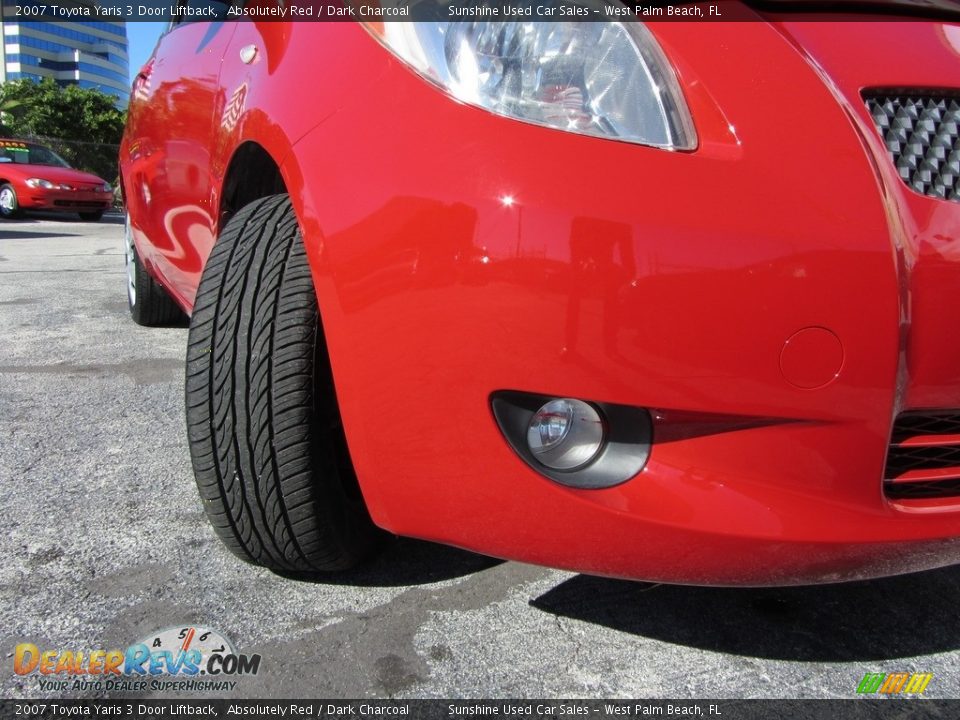 2007 Toyota Yaris 3 Door Liftback Absolutely Red / Dark Charcoal Photo #17