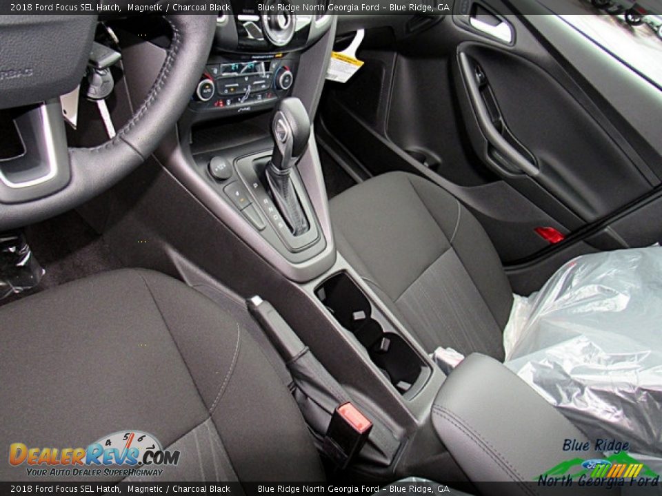 2018 Ford Focus SEL Hatch Magnetic / Charcoal Black Photo #28
