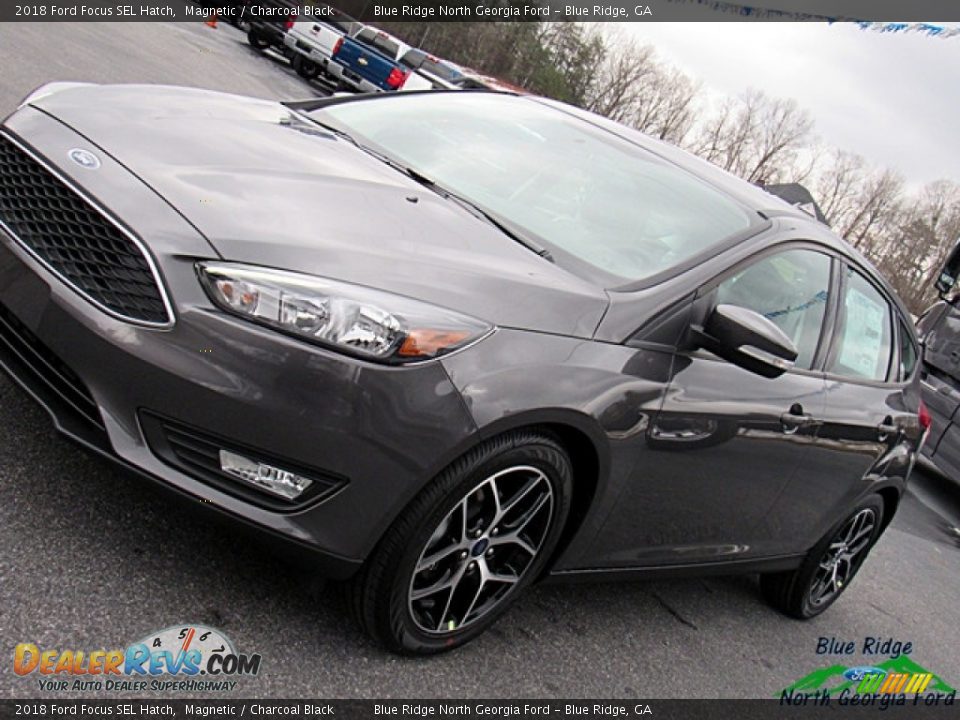 2018 Ford Focus SEL Hatch Magnetic / Charcoal Black Photo #30