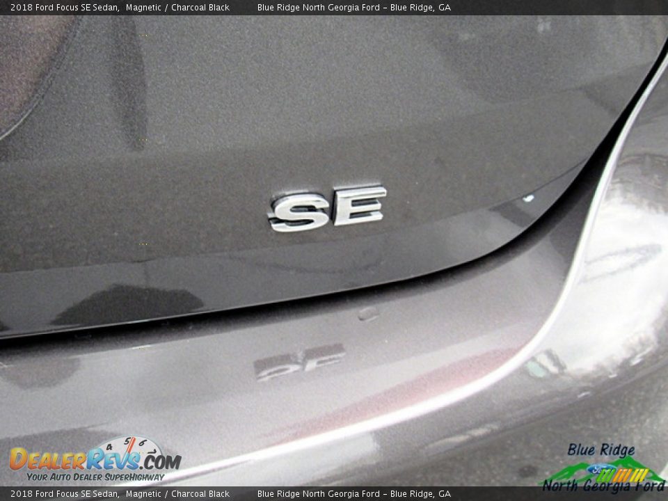 2018 Ford Focus SE Sedan Magnetic / Charcoal Black Photo #32