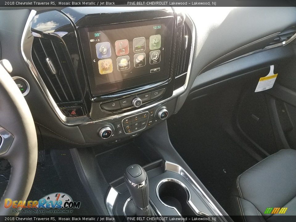 Controls of 2018 Chevrolet Traverse RS Photo #10