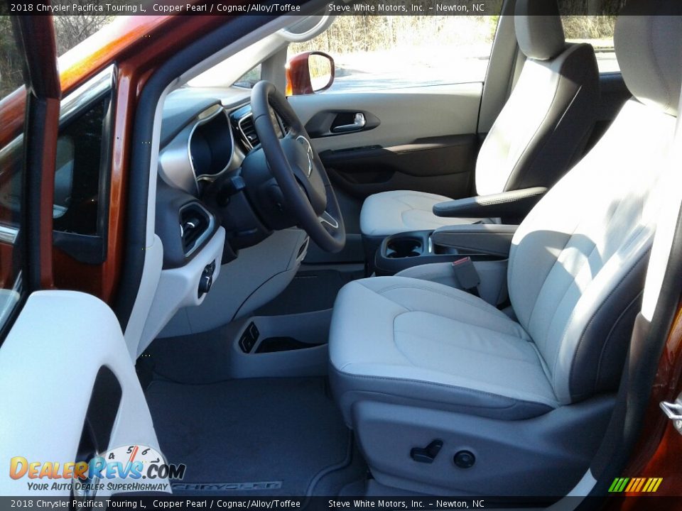 Front Seat of 2018 Chrysler Pacifica Touring L Photo #9