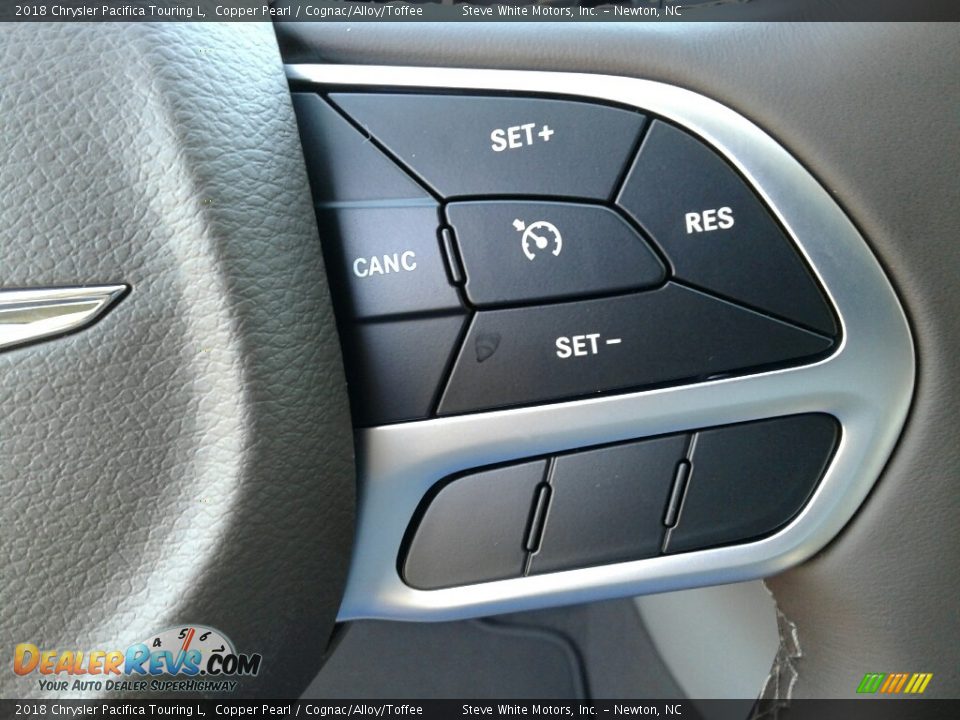 Controls of 2018 Chrysler Pacifica Touring L Photo #21