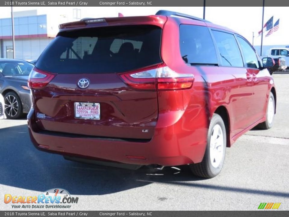 2018 Toyota Sienna LE Salsa Red Pearl / Gray Photo #18