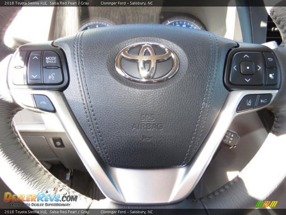 2018 Toyota Sienna XLE Salsa Red Pearl / Gray Photo #16