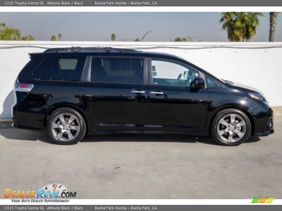 2015 Toyota Sienna SE Attitude Black / Black Photo #8