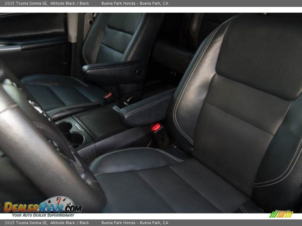 2015 Toyota Sienna SE Attitude Black / Black Photo #12