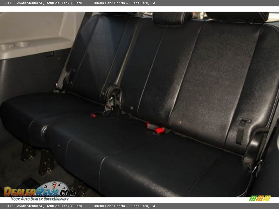 2015 Toyota Sienna SE Attitude Black / Black Photo #13