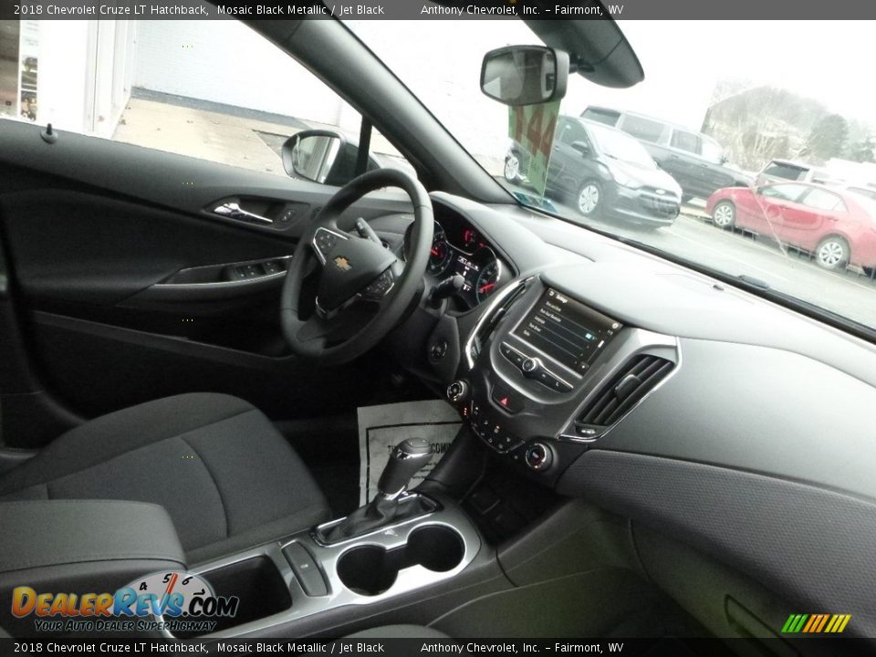2018 Chevrolet Cruze LT Hatchback Mosaic Black Metallic / Jet Black Photo #11